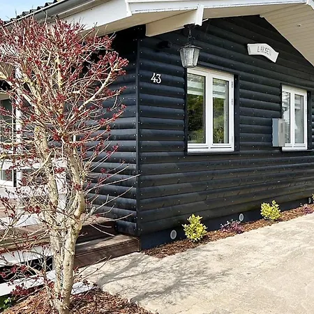 펜션 Secluded Retreat By Water - By Traum *