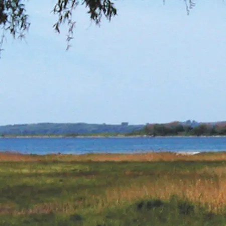 Secluded Retreat By Water - By Traum 펜션 *