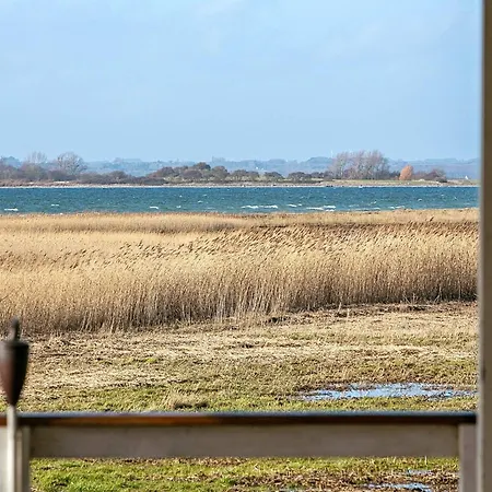 펜션 Secluded Retreat By Water - By Traum *