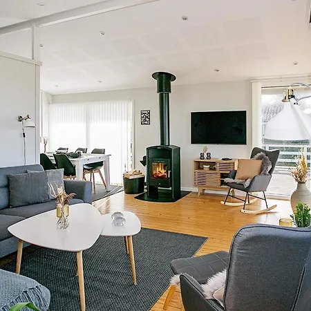 펜션 Secluded Retreat By Water - By Traum *