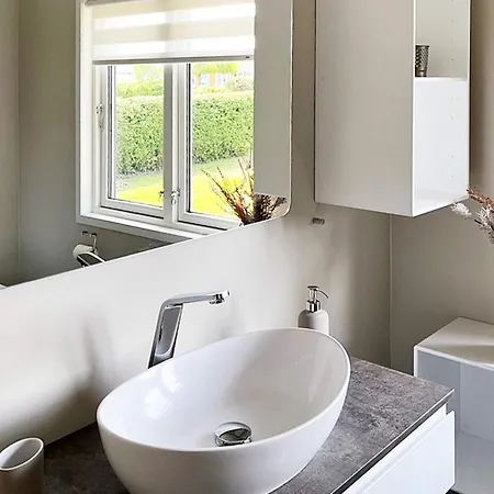 Secluded Retreat By Water - By Traum 펜션 Bøjden