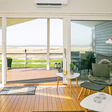 펜션 Secluded Retreat By Water - By Traum