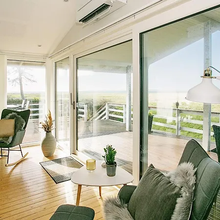 Secluded Retreat By Water - By Traum 펜션