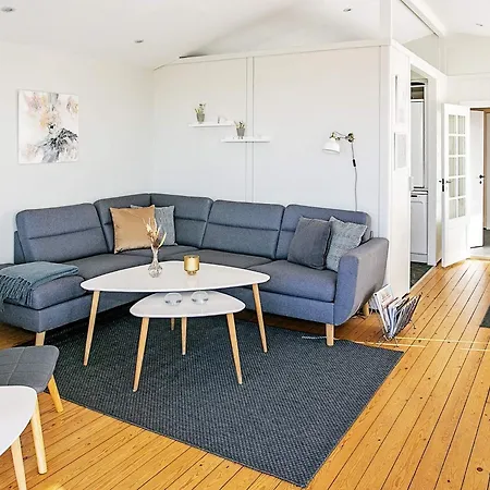 Secluded Retreat By Water - By Traum Дом отдыха *