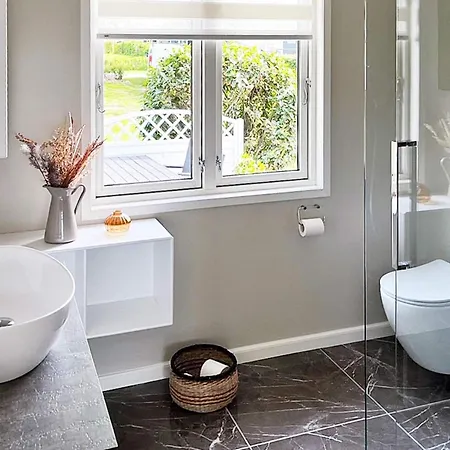 펜션 Secluded Retreat By Water - By Traum *