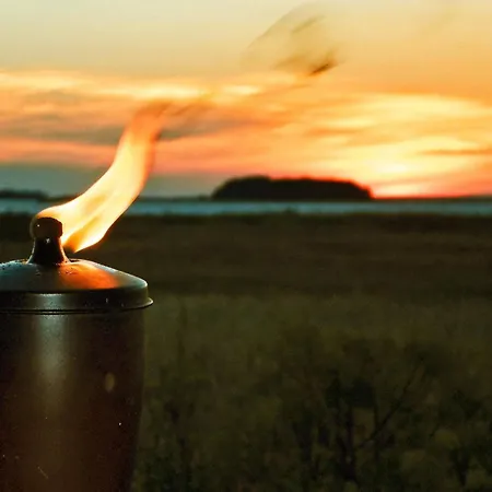 Дом отдыха Secluded Retreat By Water - By Traum Bojden