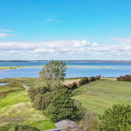 펜션 Secluded Retreat By Water - By Traum